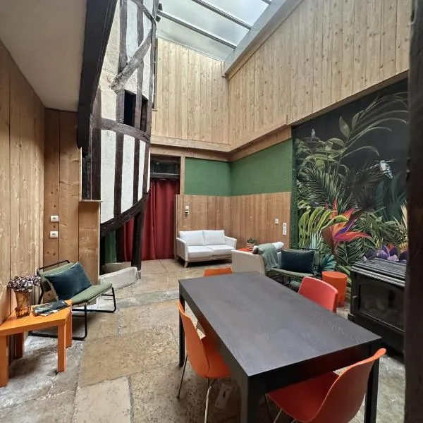 Chambre dans maison originale en centre ville, hotel v destinaci Troyes