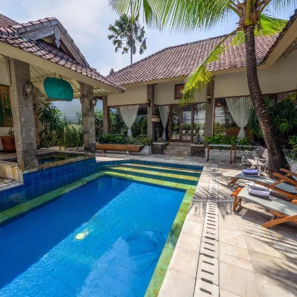 Villa CHANDI 2 - Legian - Seminyak - 5 Bedroom 4 Bathroom Villa - Great Location !, hotell i Seminyak