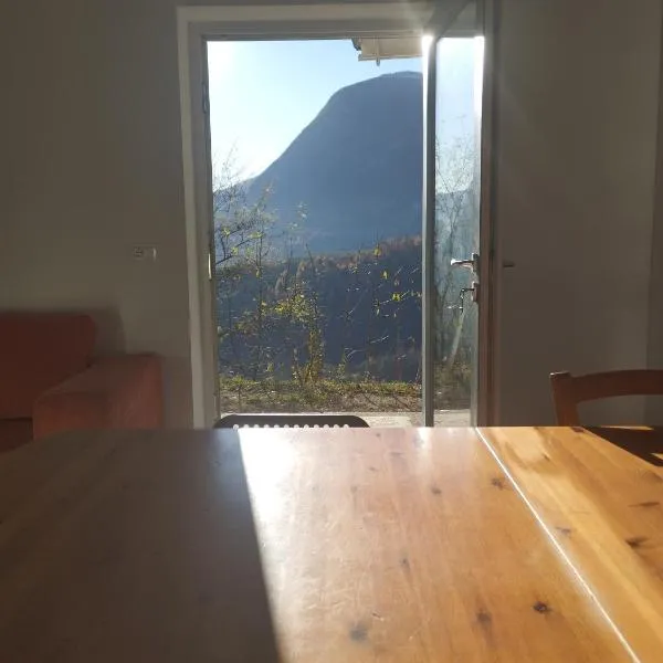 Dolomiti Brenta apartment da Gloria, hotel v destinaci Dercolo 