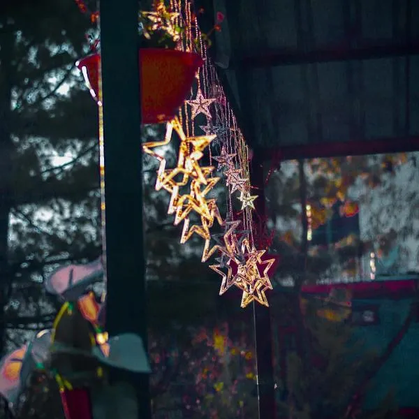 ์นด์์ ์์นํ ํธํ
Asher Woods