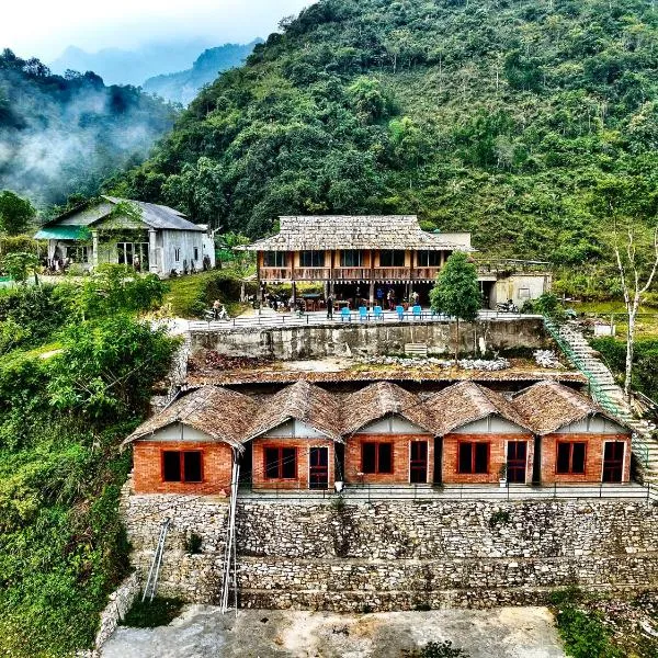 Du Gia Cozy Homestay & Tours, hotel in Làng Cac