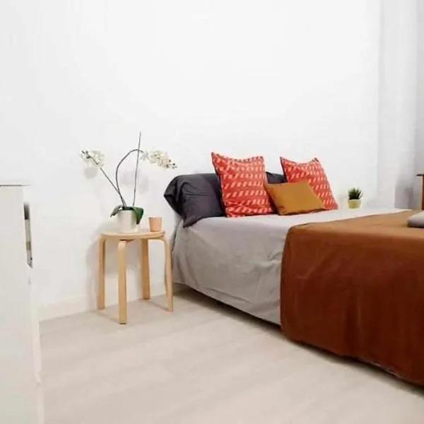 Hostal Urban Basic, hotel v destinácii Hospitalet de Llobregat