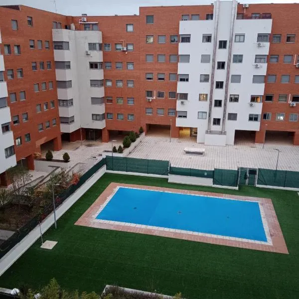 La casita de Miguel, con garaje y piscina, hotel a Zamora