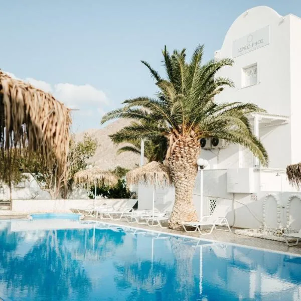 Aspro Phos Santorini Hotel: Perissa şehrinde bir otel