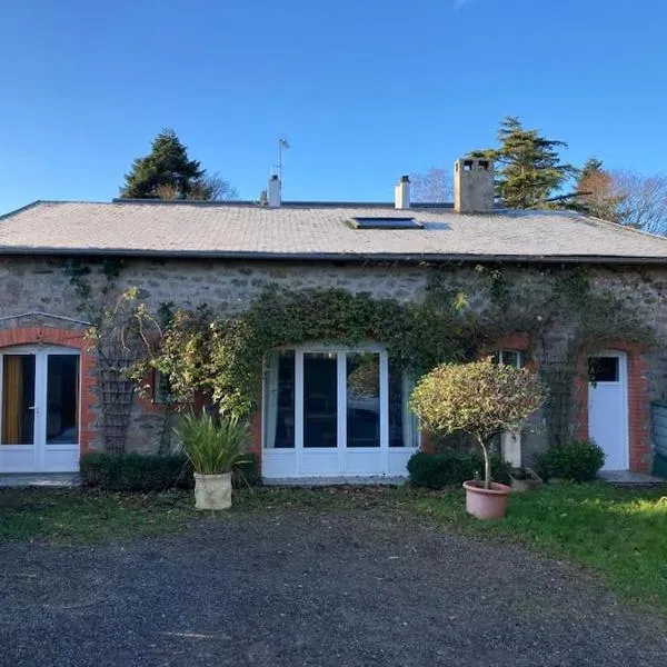 La maisonnette de Naomi، فندق في كوتانس