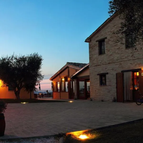 Cadabò, hotel v destinaci Montecarotto