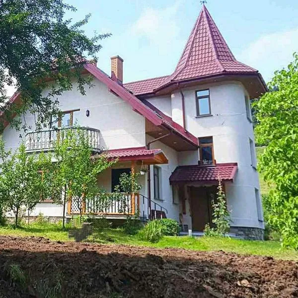 Апартаменти " З ЛЮБОВ'Ю ", hotel v destinaci Novyy Kropivnik