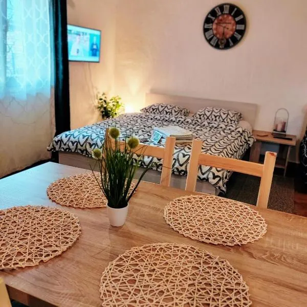 Studio apartman Buteo, hotel v destinácii Jastrebarsko
