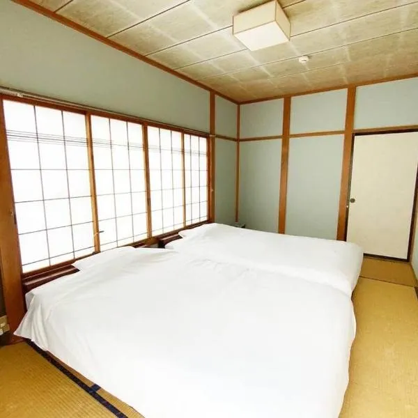 御浜岬の至福を一身に味わう 一軒家貸切宿で贅沢なバーベキューを楽しみながら夕陽に染まる戸田湾の美しさを満喫, hotel in Heda