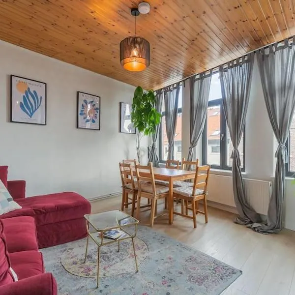 Cosy duplex nearby city centre of Ghent for 6, hotel in Ghent