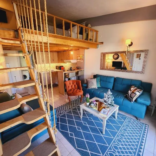 Luxury Loft Apartment Sofia, hotel in Patra