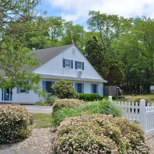 Blue Dolphin Inn, hotel in Nauset Heights