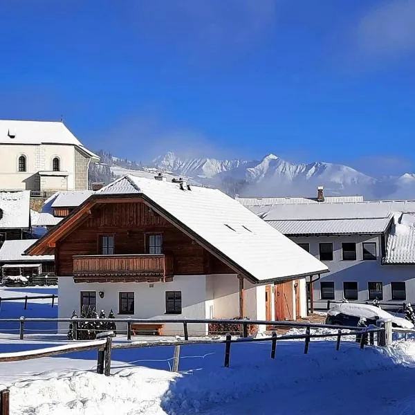Wolfgangchalet A, hotel in Mauterndorf