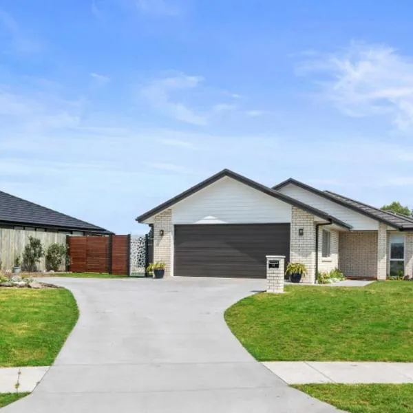 Beautiful Brand New Four-Bed Home near Redwood, hotel v destinaci Rotorua