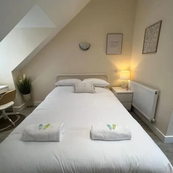 6 Studio Flat, 50m to Airbus, hotel v destinaci Bristol