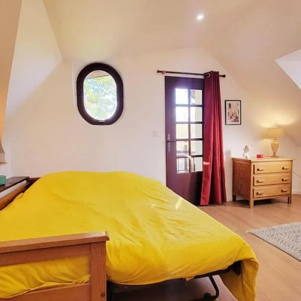 Maison de charme pour 4 personnes au calme, хотел в Villeneuve-sur-Bellot