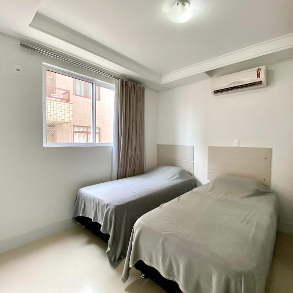 Apartamento 2 quartos na praia de Bombas - Foto 2