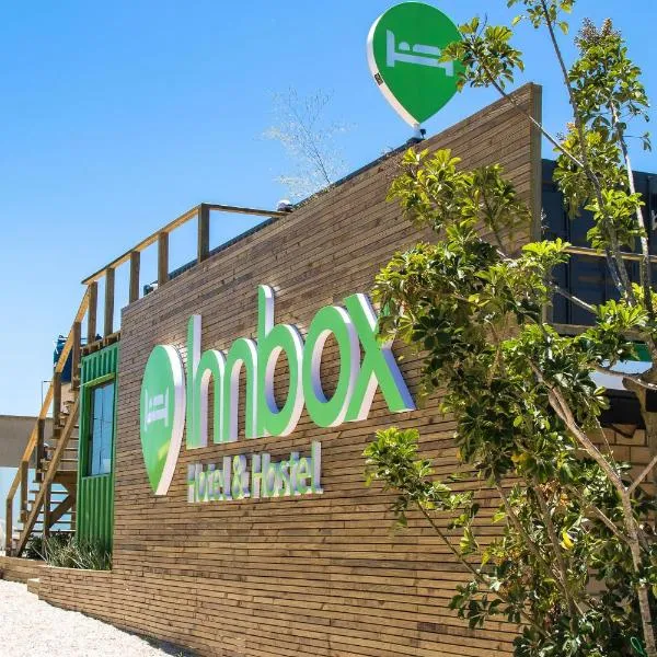 Innbox - Praia do Rosa, хотел в Прайя-ду-Роза
