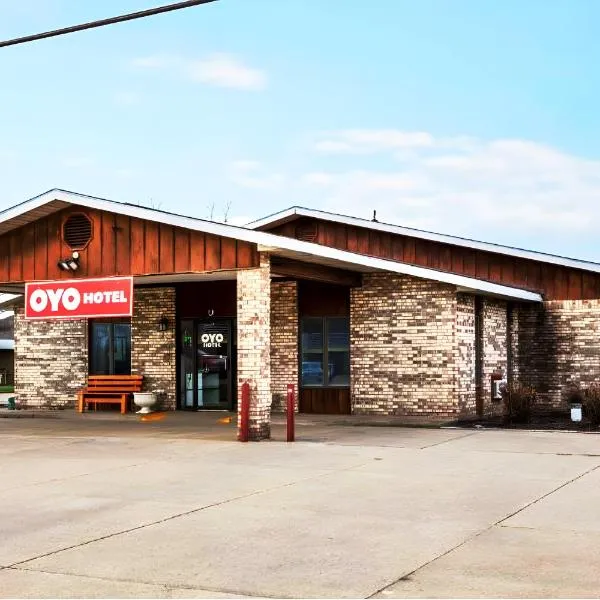 OYO Hotel Chesaning Route 52 & Hwy 57, hotel em Saint Charles