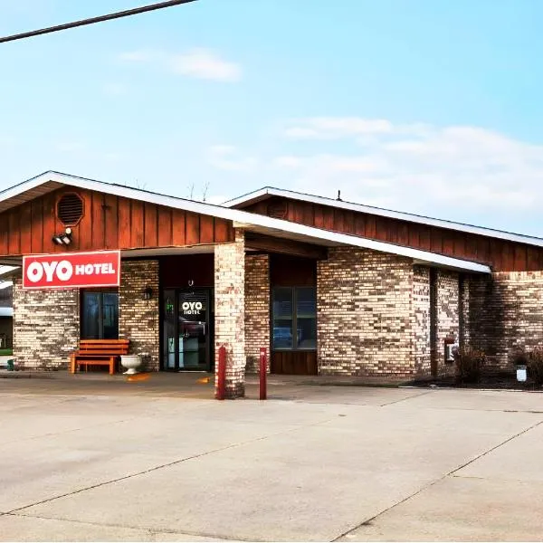 OYO Hotel Chesaning Route 52 & Hwy 57, hotel di Saint Charles
