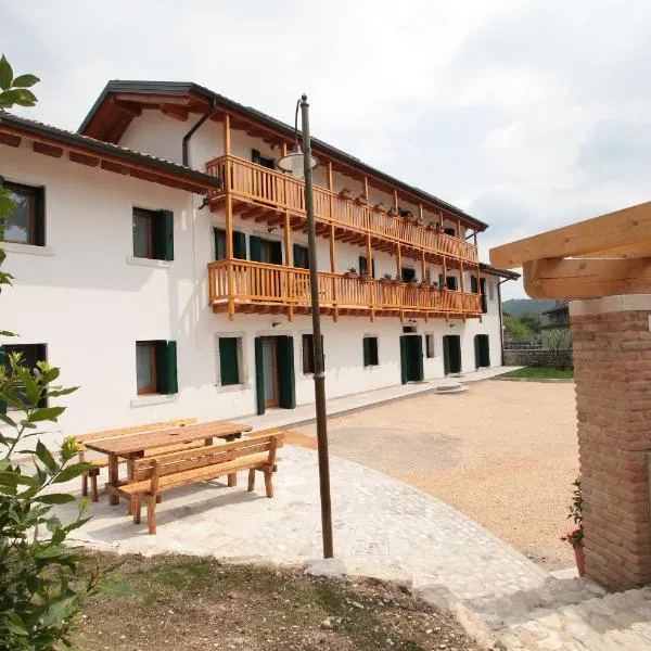 Albergo Diffuso Polcenigo C. Zoldan, hotel u gradu 'Polcenigo'