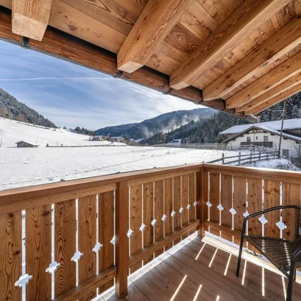 Ferienhaus Larch Soge Apt Karin, khách sạn ở Racines