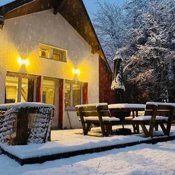 Chalet cosy entre lacs et montagnes、メタビエのホテル