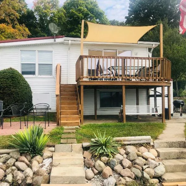 The Wellington Lake Cottage, hotel in Middlebury