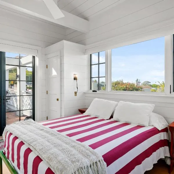 Coastal La Jolla Luxury - AC & Large Ocean View Patio!, hotel in San Diego
