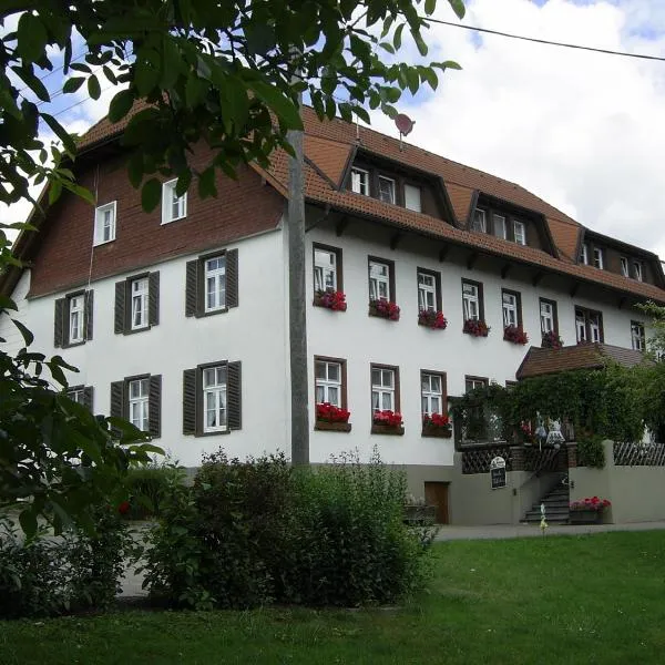 Gasthaus zum Schwanen: Ühlingen-Birkendorf şehrinde bir otel