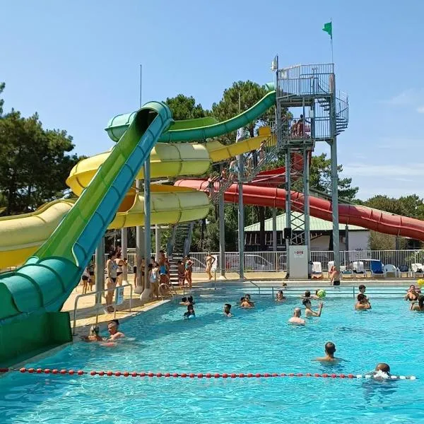 Mobil Home 6 personnes camping 4 etoiles Bonne Anse la Palmyre, hotel a Les Mathes