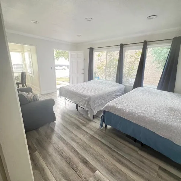 Little Bettys Cottage, hotel v destinaci Torrance