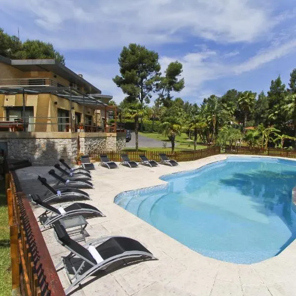 New Play Lake Villa, hotel v destinaci Salou
