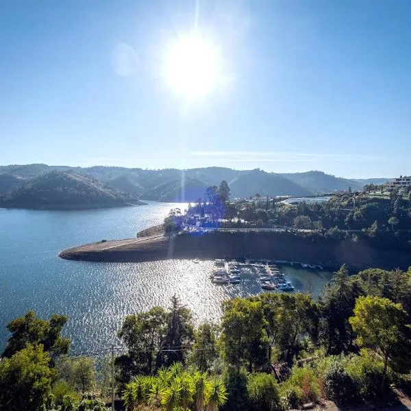Blue Lake House, hotel v destinaci Ferreira do Zêzere