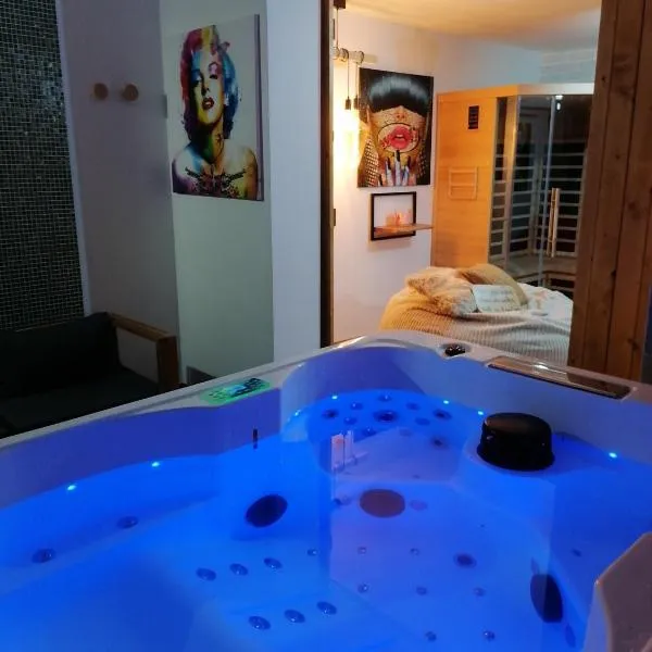 Gîtes déco pop et chaleureuse avec jacuzzi, sauna, piece coquine, hotel in Calais
