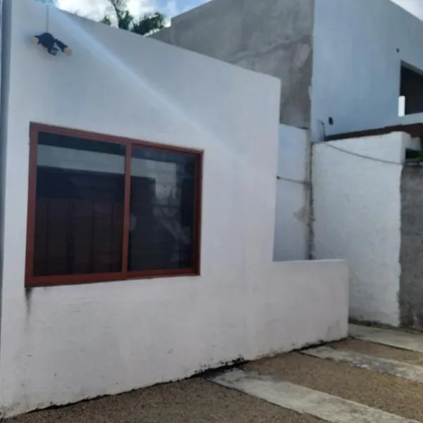 Casa en Mahahual cerca de la playa, hotel in Mahahual