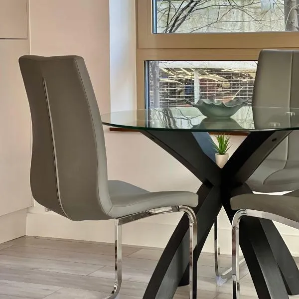 Kensington House by Solitaire Suites, hotel in Slough