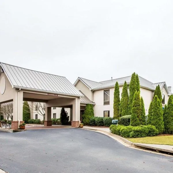 Quality Inn & Suites Dawsonville, hotell i Dawsonville