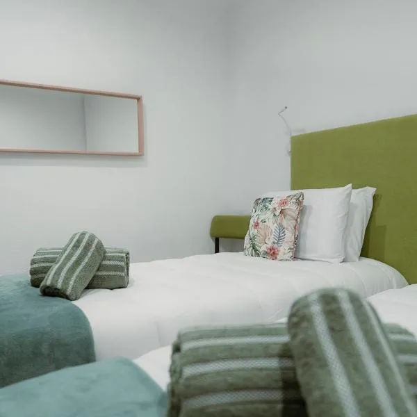 Douro Garden & Rooftop - Authentic Portuguese Guesthouse, hotel v destinaci Vila Nova de Gaia