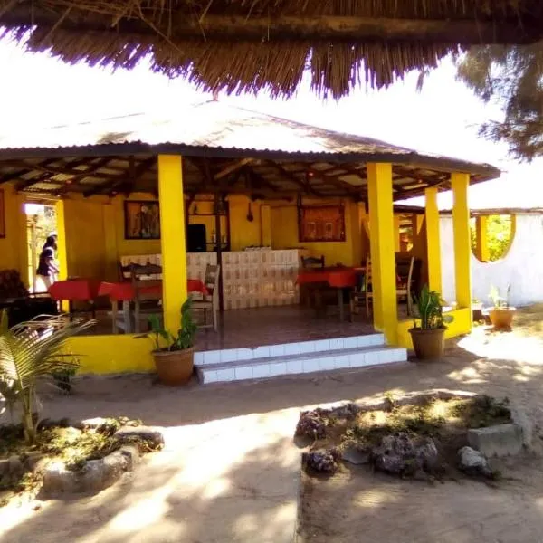 One Love Beach Bar, hotel em Ghana Town