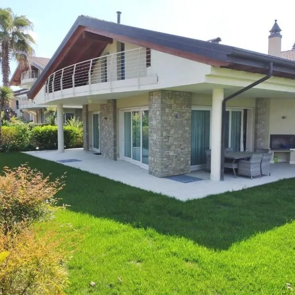 Villa RELAX, hotel v Sirmione