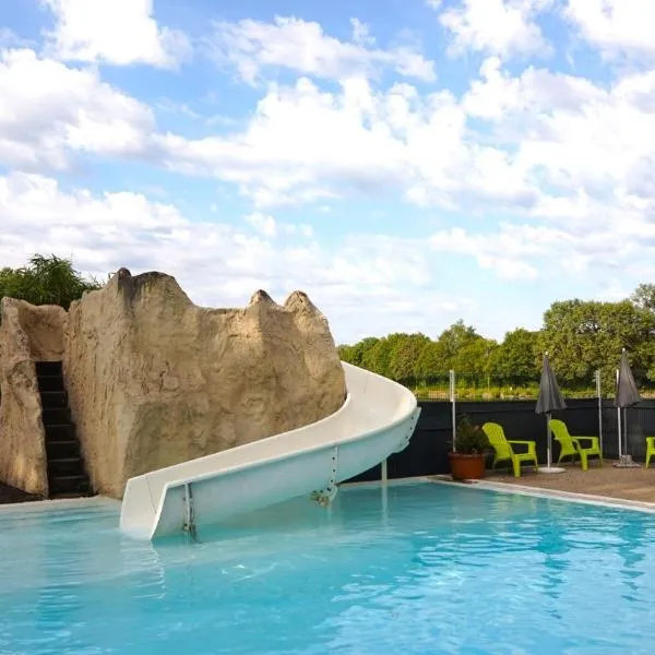 Camping L'Etruyere, hotel in La Tardière