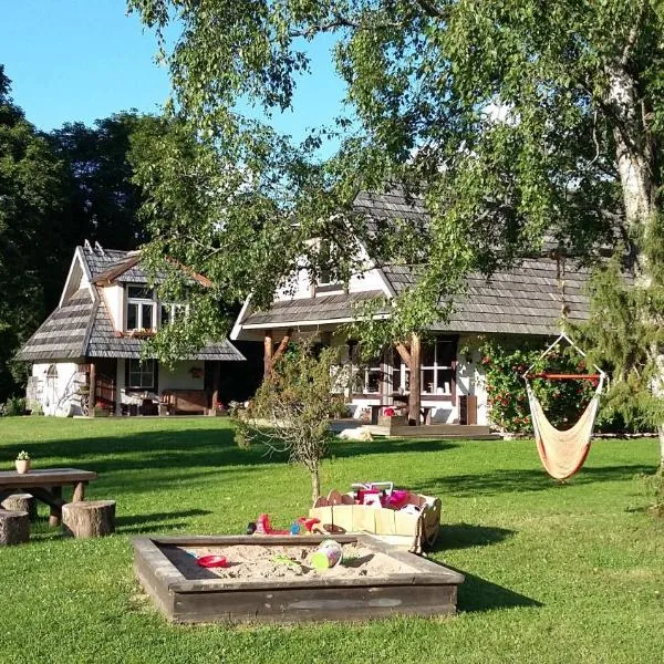 Kardoni Puhkelaager, hotel in Saareküla