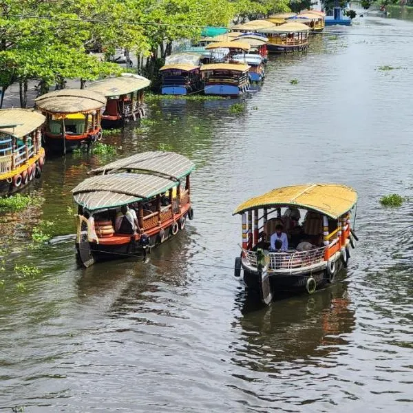 'Marari Johns Homestay' Mararikulam, Alappuzha, hotel a Alleppey
