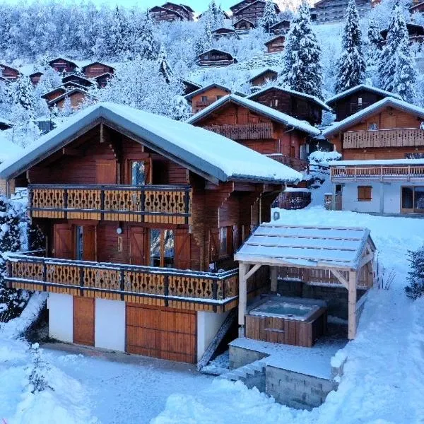 Chalet individuel 8 pers à Chatel Porte du soleil avec Jacuzzi exterieur, hotel en Châtel