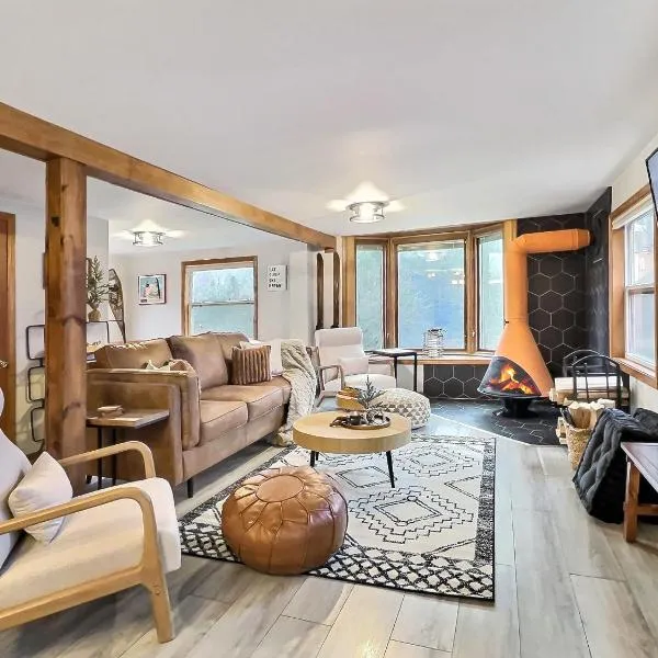 Maples Retreat - 2 Acres - Fireplace, hotel di Ellicottville