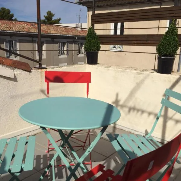 Rooftop appartement centre Arenes, hotel in Nîmes