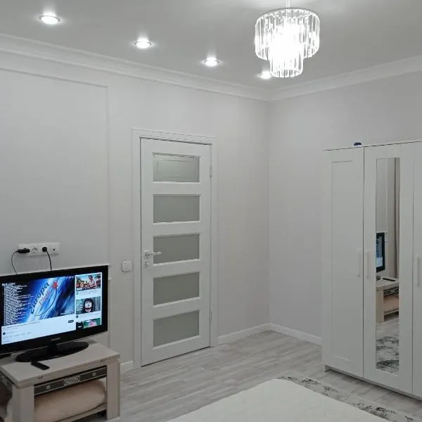 1-но комнатная квартира в центре Астаны ЖК Sezim Qala 4, khách sạn ở Astana