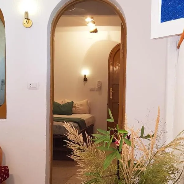 HabuHeritageHomeStayInLuxor, hotel v mestu Al Aqālitah