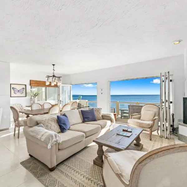 Beachfront Malibu House with Sauna and Ocean-View Deck, ξενοδοχείο στο Μαλιμπού
